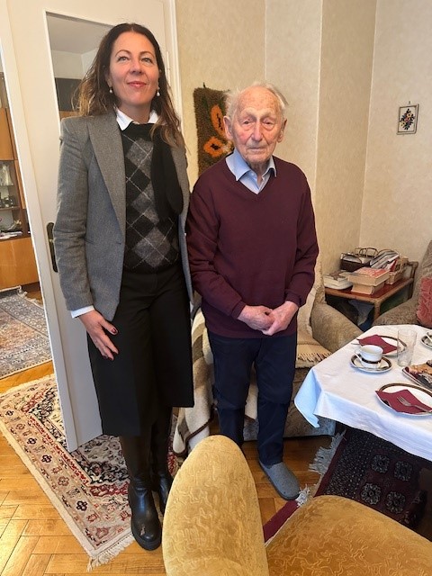 Doreen Mohaupt gratuliert Gerhard Lies zum 105. Geburtstag