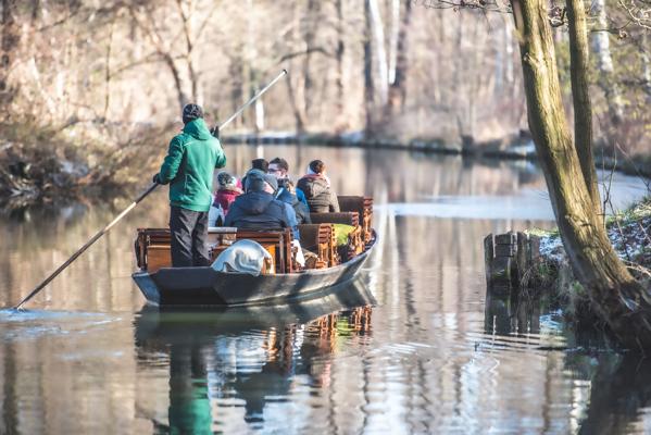 Kahnfahrt zur kalten Jahreszeit