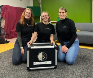 Mut aus dem Koffer mit (v.l.n.r.) Mira Weißflog, Judith Oelsch und Sandra Jurack