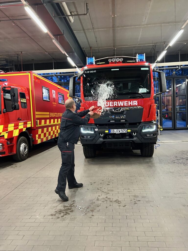 Übergabe von fünf neuen Fahrzeugen an Feuerwehr und Notfallseelsorge