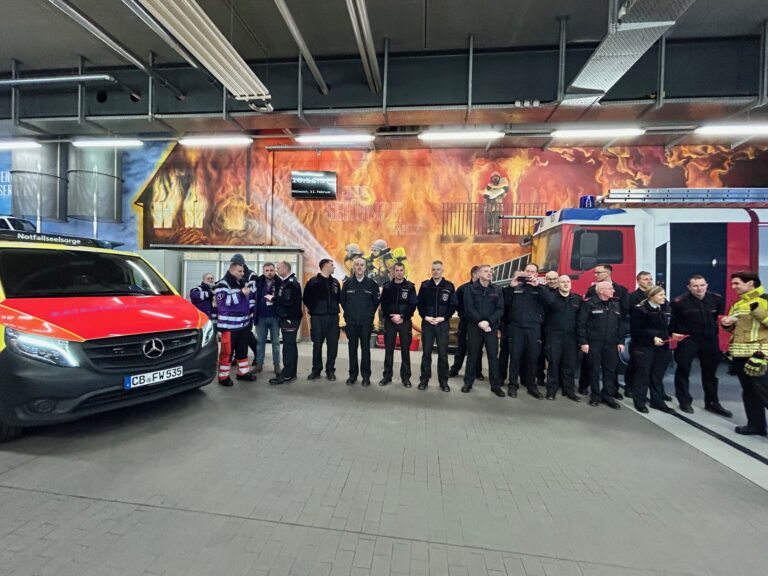 Übergabe von fünf neuen Fahrzeugen an Feuerwehr und Notfallseelsorge