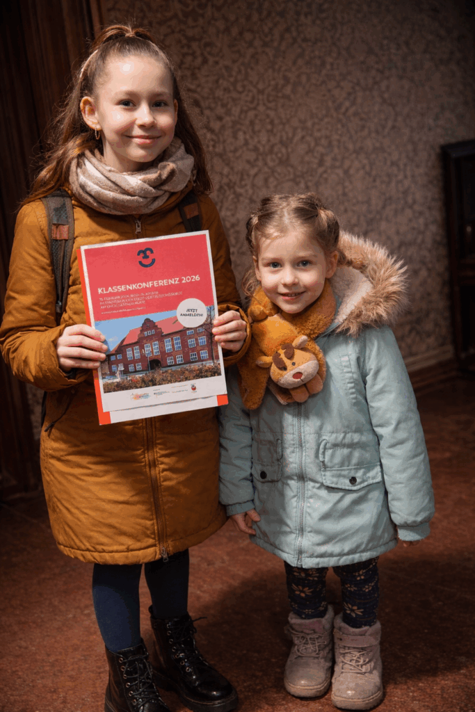 Martha und Rosa auf der Klassenkonferenz