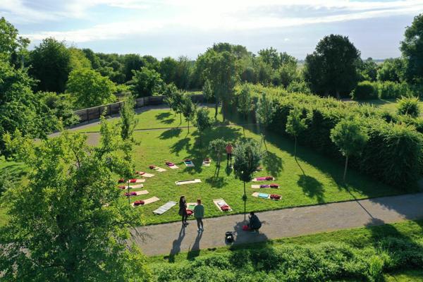 Neues Angebot: Kloster-Yoga, Foto: Tim Elsholz, Lizenz: Stiftung Stift Neuzelle