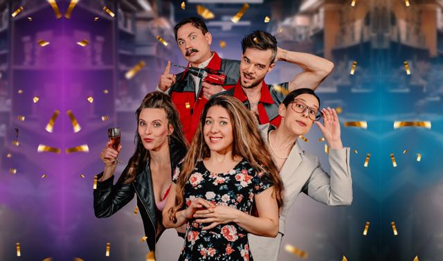 Mit Konfetti und Sektgläsern präsentiert das Ensemble von „Hammerfrauen – Das Baumarkt-Musical“ eine lebhafte Ladies-Night im Baumarkt.