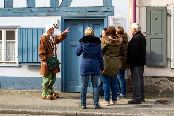 Müllroser Stadtspaziergang mit dem Milorad, Foto: Lutz Boltz, Lizenz: Haus des Gastes Müllrose