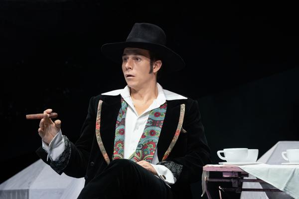 Szene aus KLEIDER MACHEN LEUTE, Foto: Bernd Schönberger, Lizenz: Brandenburgische Kulturstiftung Cottbus-Frankfurt (Oder)