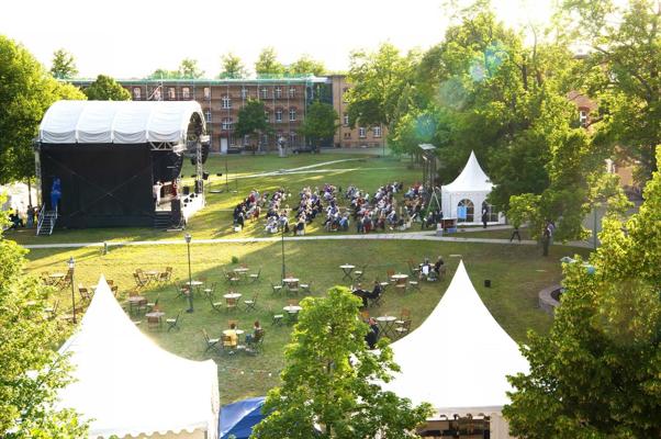 Impression Spielstätte Sommertheater im Kasernenhof, Foto: Marlies Kross, Lizenz: Brandenburgische Kulturstiftung Cottbus-Frankfurt (Oder)