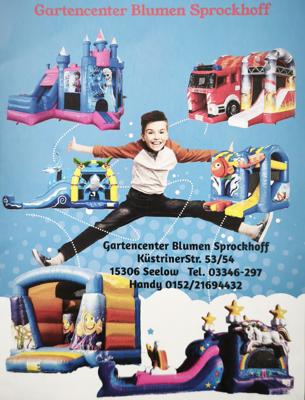 Bunte Hüpfburgen und Rutschen auf dem Poster von Gartencenter Blumen Sprockhoff in Seelow mit Adresse, Telefon und fröhlichem Kind für Veranstaltungen.