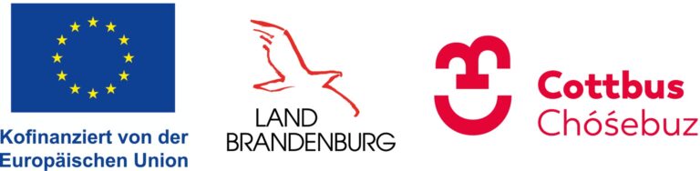 EU-Flagge, Landeslogo Brandenburg und das Stadtlogo von Cottbus/Chóśebuz mit dem Hinweis auf die Kofinanzierung durch die Europäische Union angezeigt.