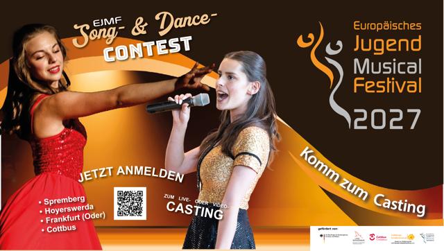 Beim Live-Casting zum Song- & Dance-Contest des Europäischen Jugend Musical Festival 2027 singen zwei junge Solistinnen vor dem Casting-Hintergrund.