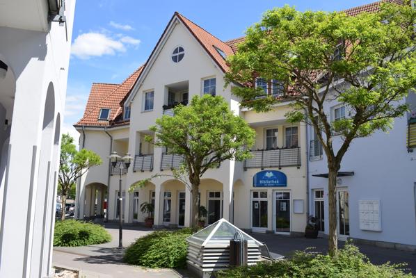 Bibliothek Am Markt Eggersdorf in der Außenansicht, Foto: Kathleen Brandau, Lizenz: Gemeinde