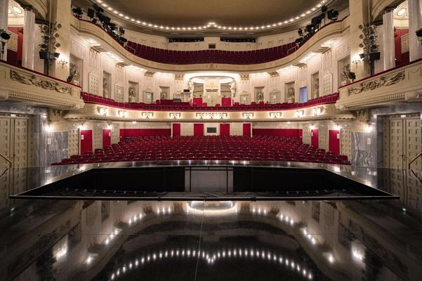 Das Große Haus am Schillerplatz (Blick in den Zuschauerraum), Foto: Marlies Kross, Lizenz: Brandenburgische Kulturstiftung Cottbus-Frankfurt (Oder)